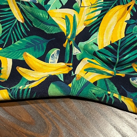 Old Navy Pixie cropped/ankle pant. Size 18 Bananas - Picture 6 of 12